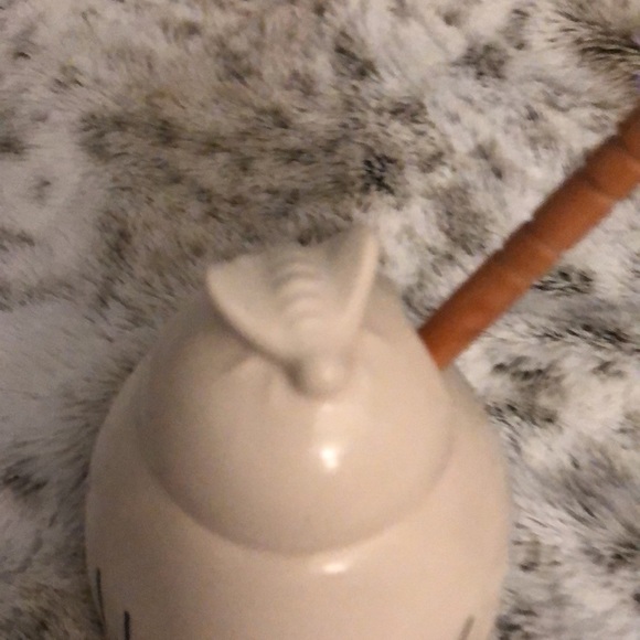 Rae Dunn Honey Pot with Wooden Dipper. - Picture 4 of 6